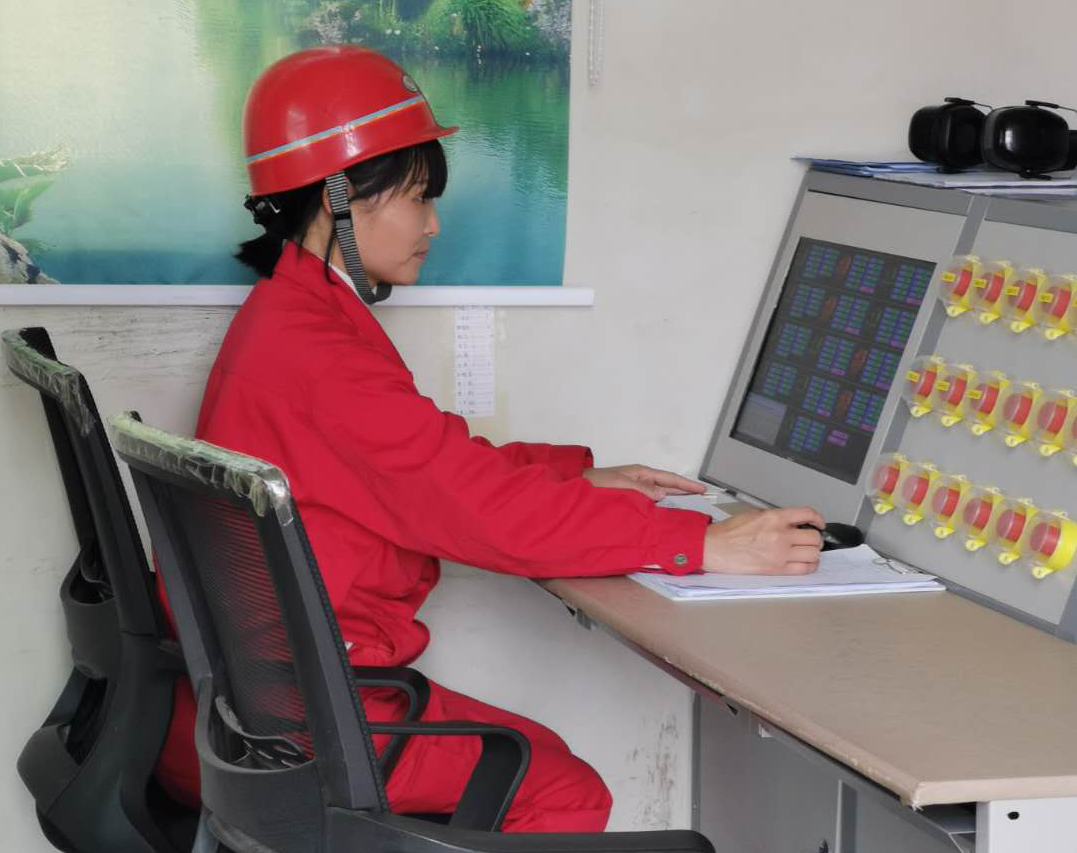 日韩精品一区二区三区色欲AV